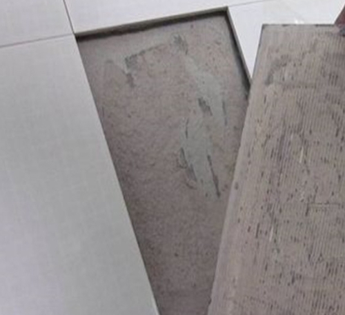 汤阴瓷砖空鼓维修公司分享瓷砖铺贴时如果打浆（即涂抹在瓷砖背面和基层上的砂浆或瓷砖胶）过少，会带来以下问题